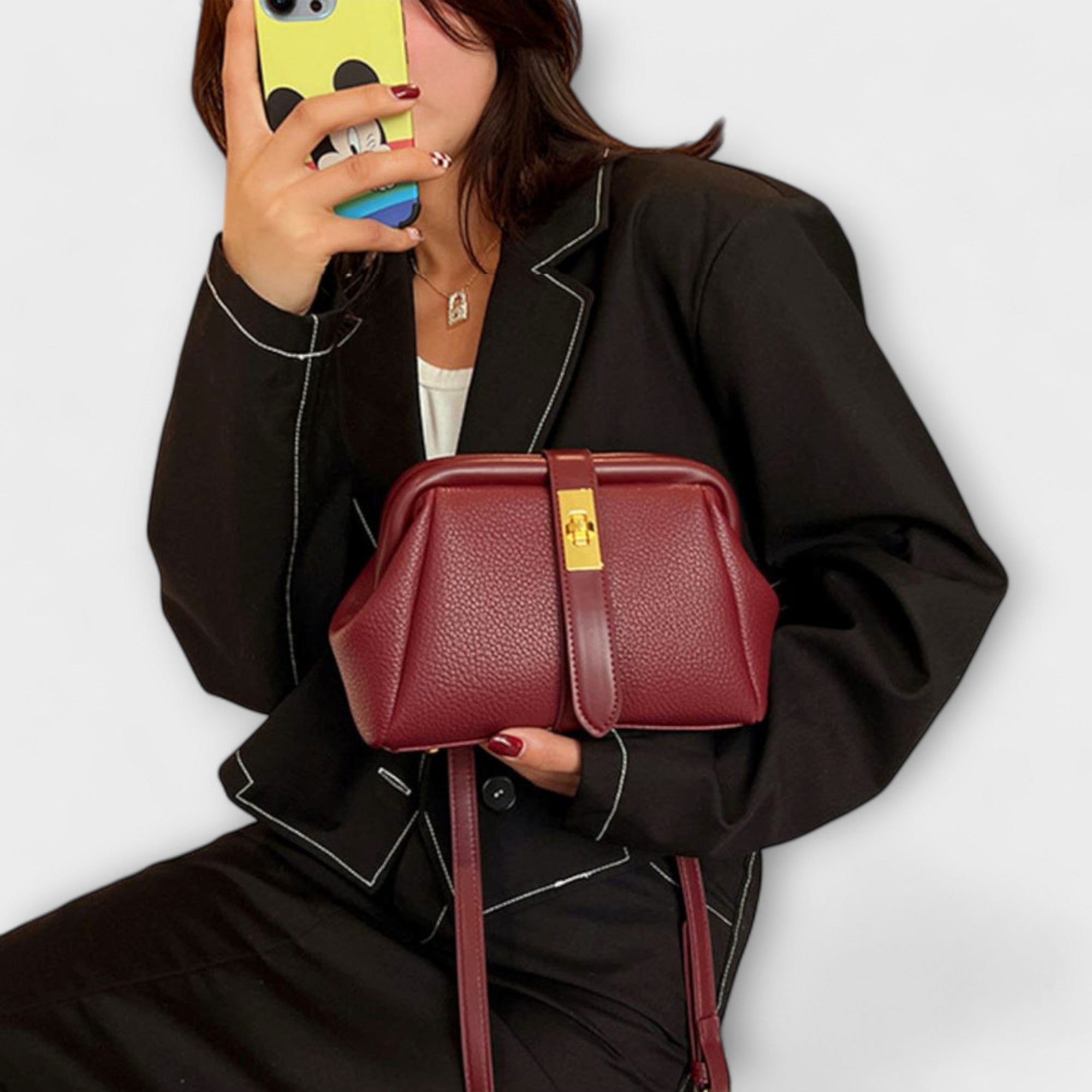 Lora. - Retro taška